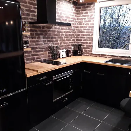 Holiday home Un Loft Perche Dans Les Bois
