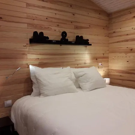 Holiday home Un Loft Perche Dans Les Bois