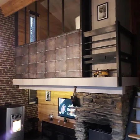 Holiday home Un Loft Perche Dans Les Bois *