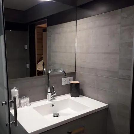 Dom wakacyjny Un Loft Perche Dans Les Bois *
