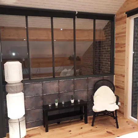 Holiday home Un Loft Perche Dans Les Bois *
