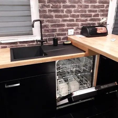 Un Loft Perche Dans Les Bois