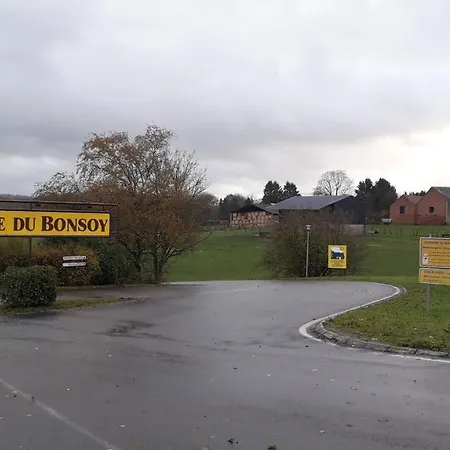 Un Loft Perche Dans Les Bois Hastiere-par-dela