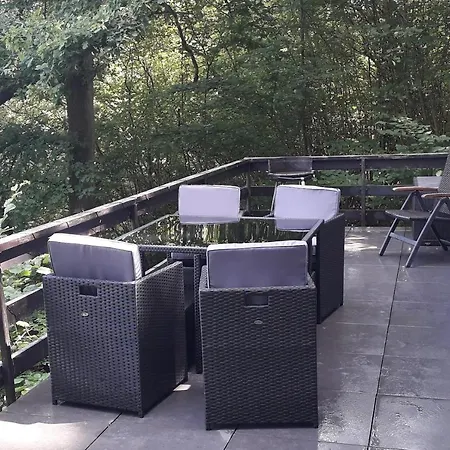 Dom wakacyjny Un Loft Perche Dans Les Bois